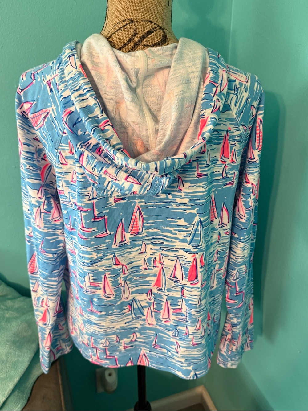 NWT Women’s Lilly Pulitzer Kiawah Hoodie in Zanzibar Blue Size Large - Picture 4 of 9